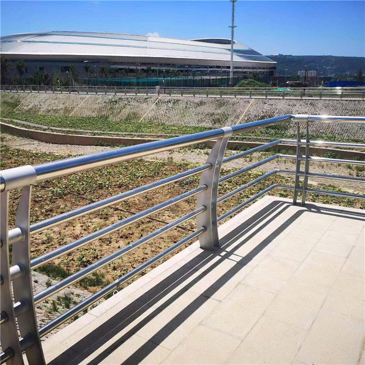 不銹鋼護(hù)欄